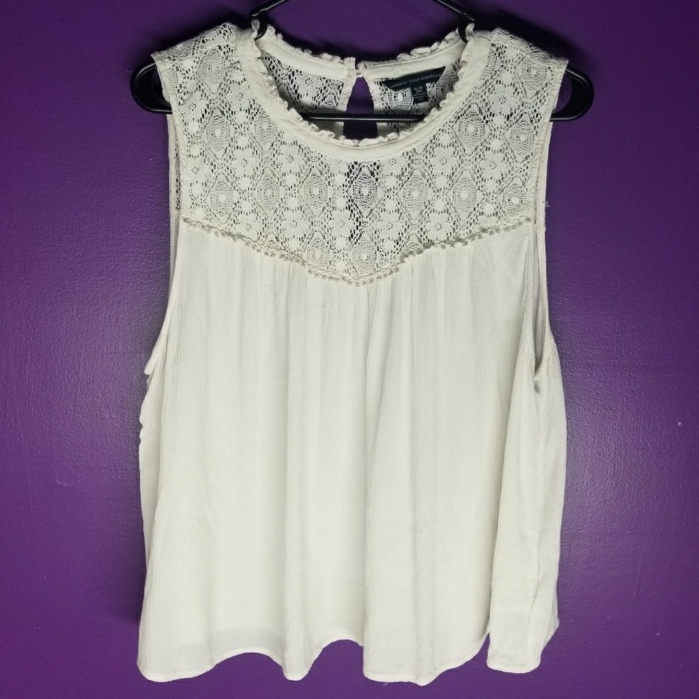 🐝American Eagle Outfitters White Tank Top🐝